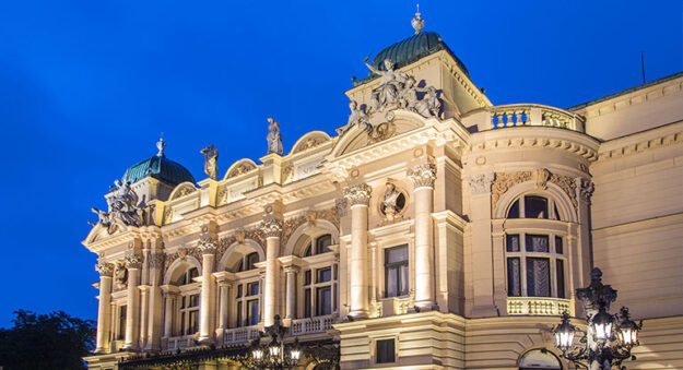 Everything-You-Need-to-Know-About-Outdoor-LED-Lighting-1